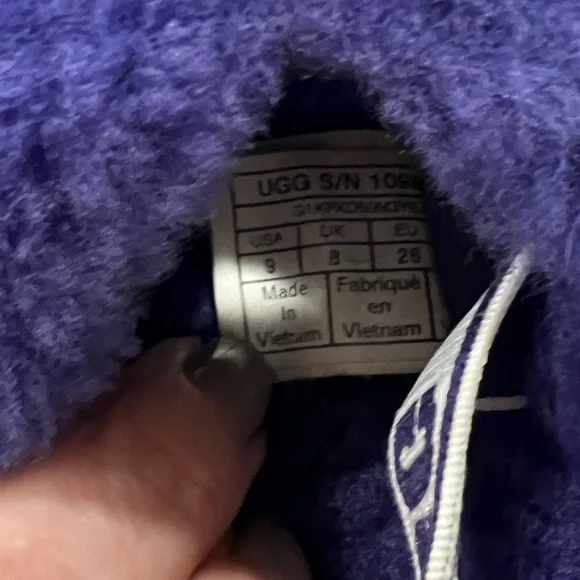 Uggs Fluff Yeah Slide - Picture 6 of 6